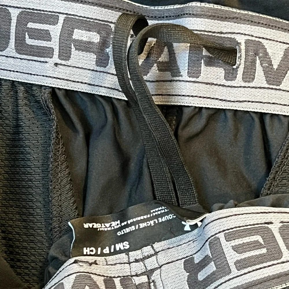 Under Armour Black Loose Fit Athletic Shorts - S - Picture 7 of 8